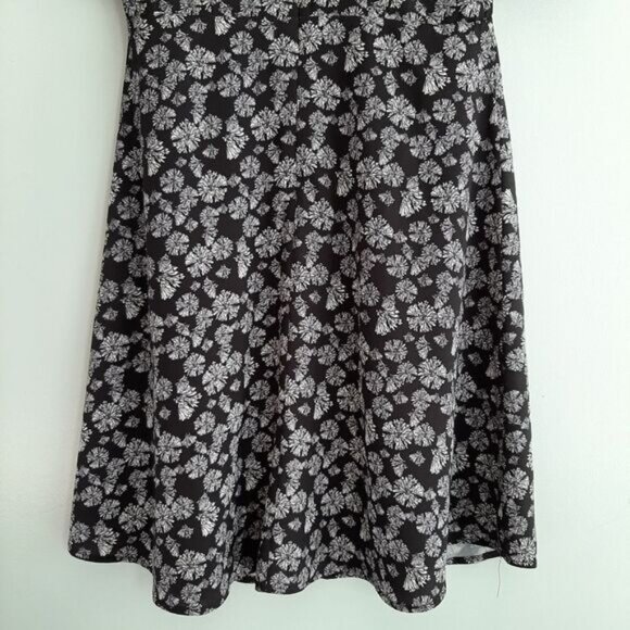 H&M Floral High Neck Mini Dress Flowy Lightweight B&W Sz 6 - Picture 10 of 15